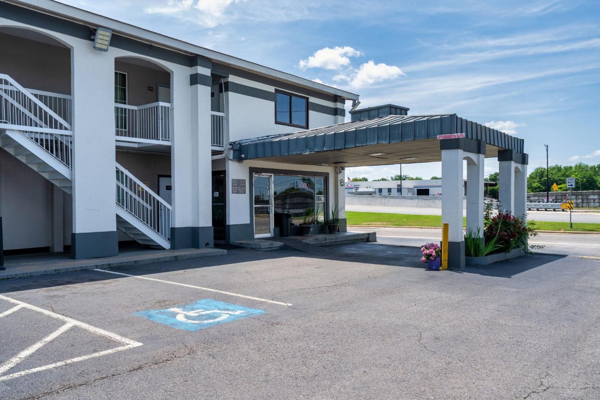 Budgetel Inns & Suites Augusta Downtown 706-945-1238 Extérieur photo
